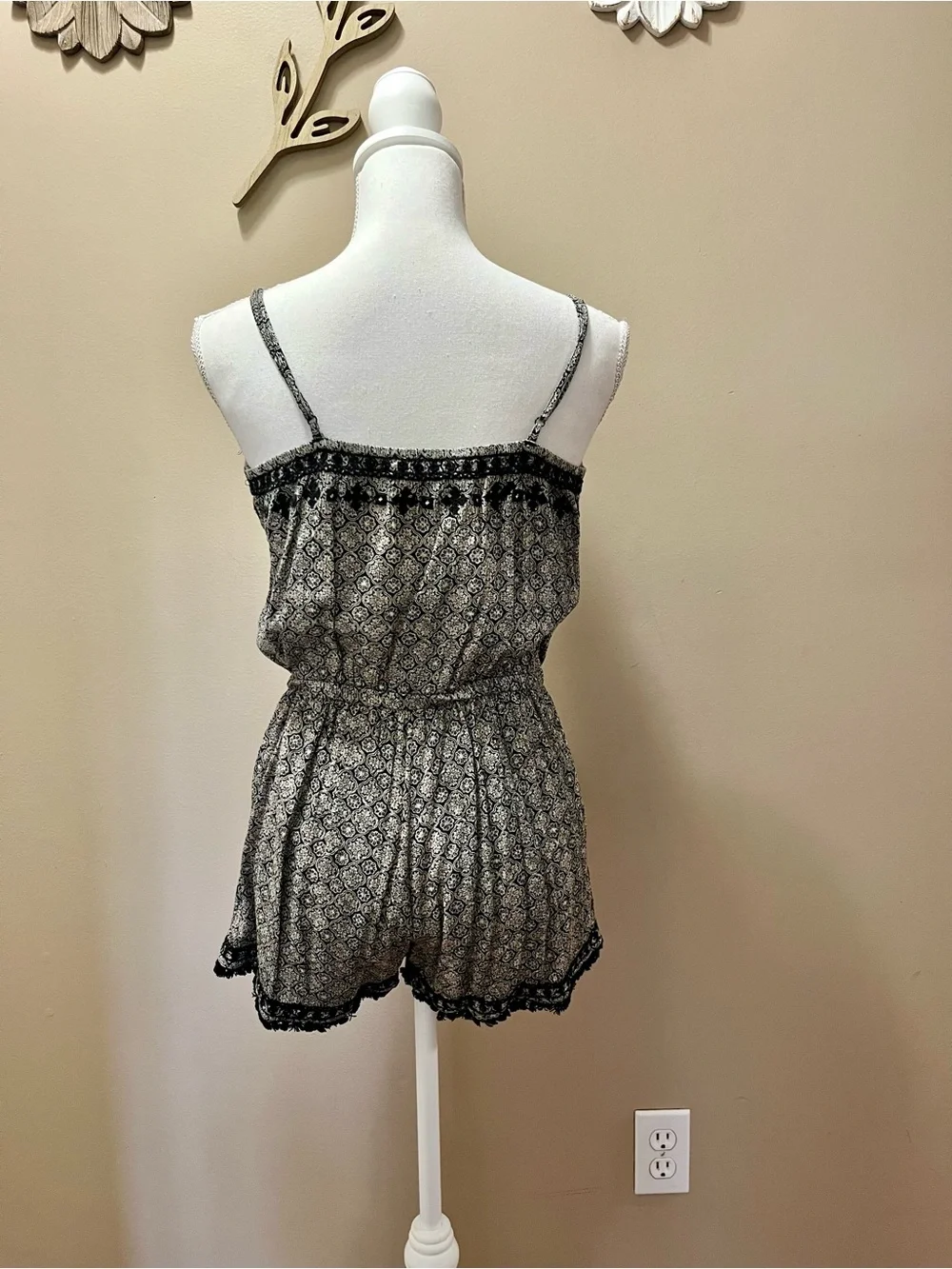 American Eagle Boho Black and White Romper Size Small - Picture 5 of 9